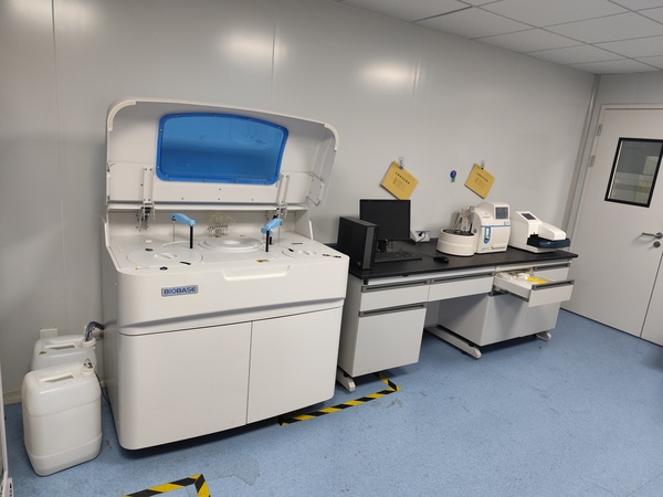 全自动生化分析仪